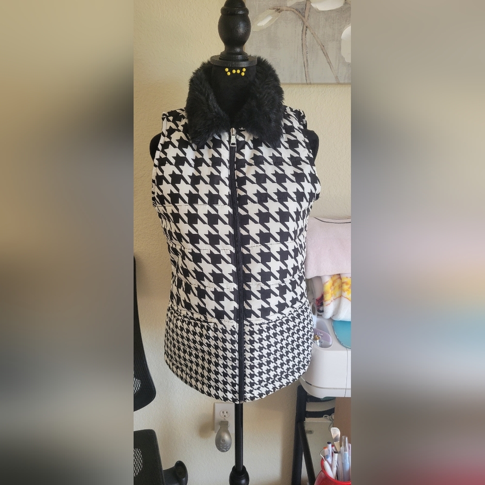 Houndstooth Puffy Vest